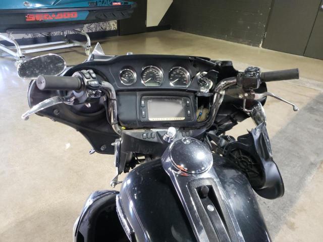 2018 HARLEY-DAVIDSON FLHTCUTG T 1HD1MAD1XJB853026