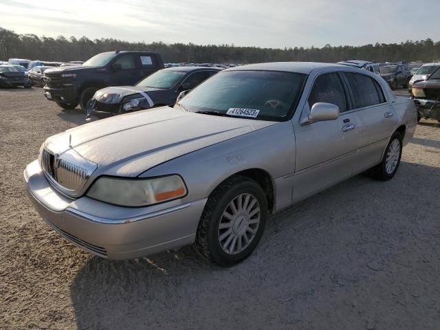 2005 Lincoln Town Car Signature