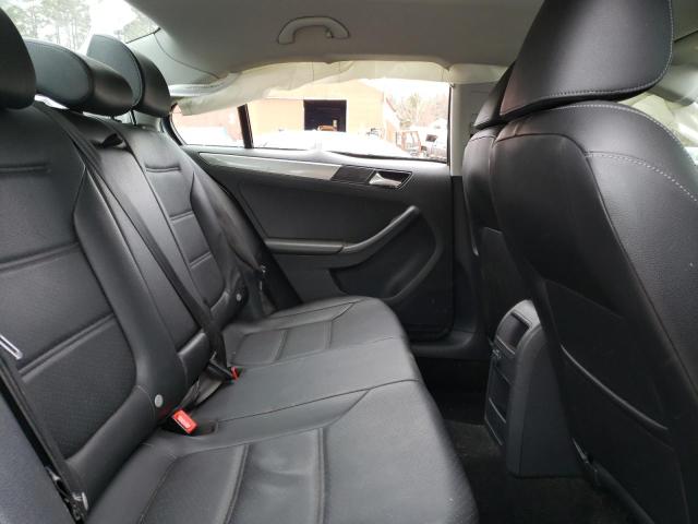 2018 VOLKSWAGEN JETTA SE - 3VWB67AJ0JM208706