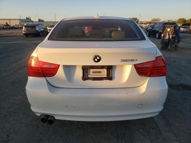 WBAPH7G51BNN02052 BMW 3 Series