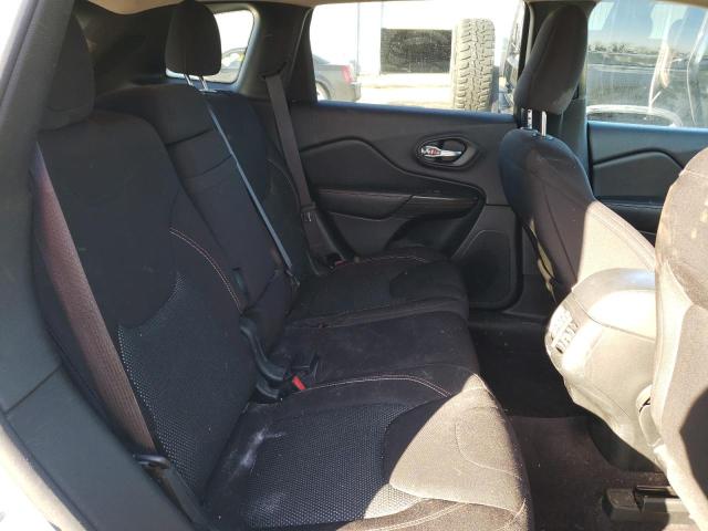 1C4PJLCB6HW510372 Jeep Cherokee Latitude