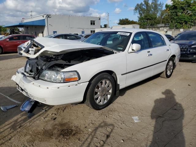 2006 Lincoln Town Car Signature Limited