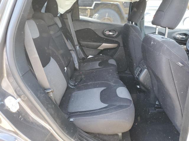 1C4PJLCB5JD611923 Jeep Cherokee Latitude