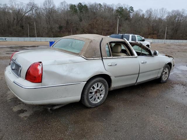 1LNHM82VX7Y624698 Lincoln Town Car Signature Limited