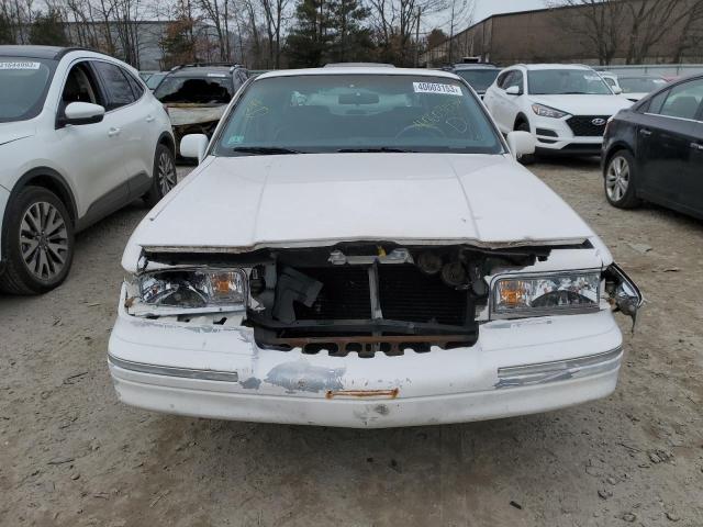 1LNLM81WXVY758757 Lincoln Town Car Executive