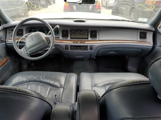 1LNLM81WXVY758757 Lincoln Town Car Executive