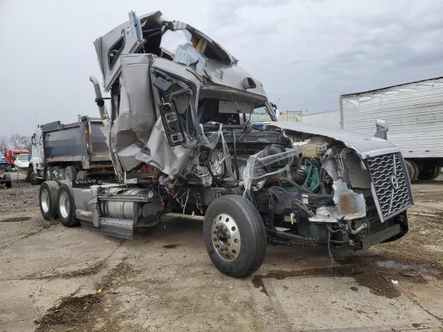 Salvage cars for sale from Copart Ellwood City, PA: 2022 Volvo VN VNL