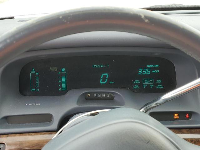 1LNLM81WXVY758757 Lincoln Town Car Executive