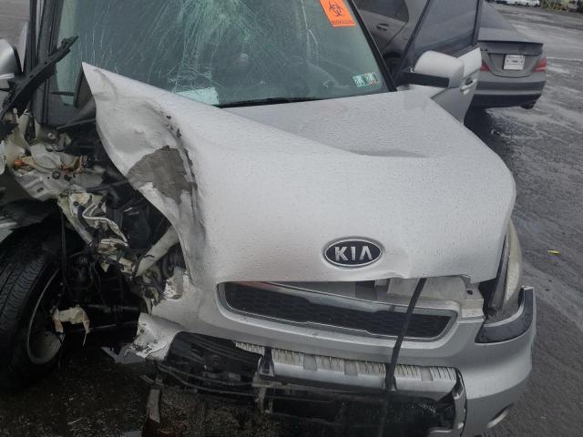 KNDJT2A22B7709806 KIA SOUL +