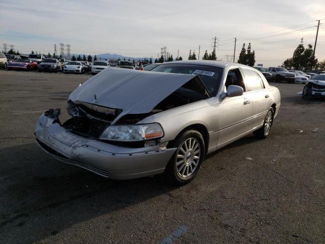 2004 Lincoln Town Car Executive