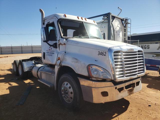 Salvage cars for sale from Copart Andrews, TX: 2015 Freightliner Cascadia 125