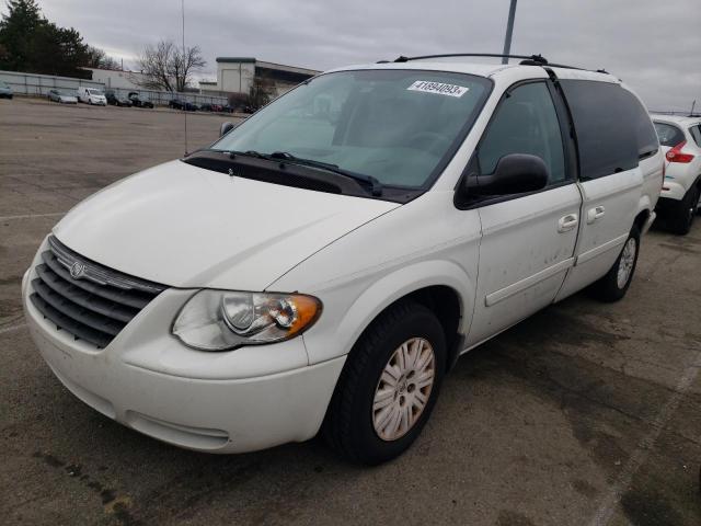 2005 Chrysler Town & Country LX