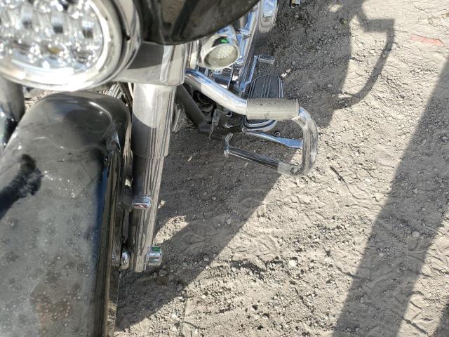 2009 HARLEY-DAVIDSON FLHX - 1HD1KB4189Y621173