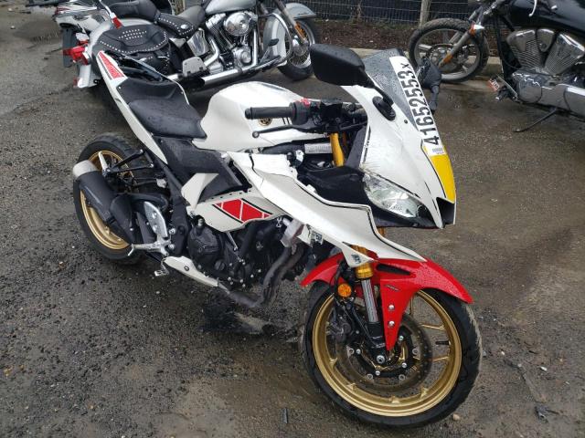 Salvage cars for sale from Copart Waldorf, MD: 2022 Yamaha YZFR3 A