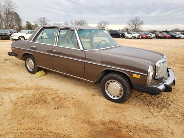 1975 MERCEDES-BENZ 115 D VIN: 11511710100677