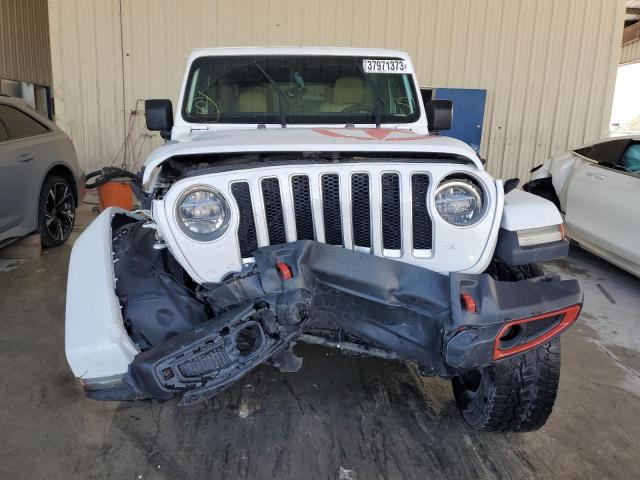 1C4HJXEG1JW185415 Jeep Wrangler Unlimited Sahara