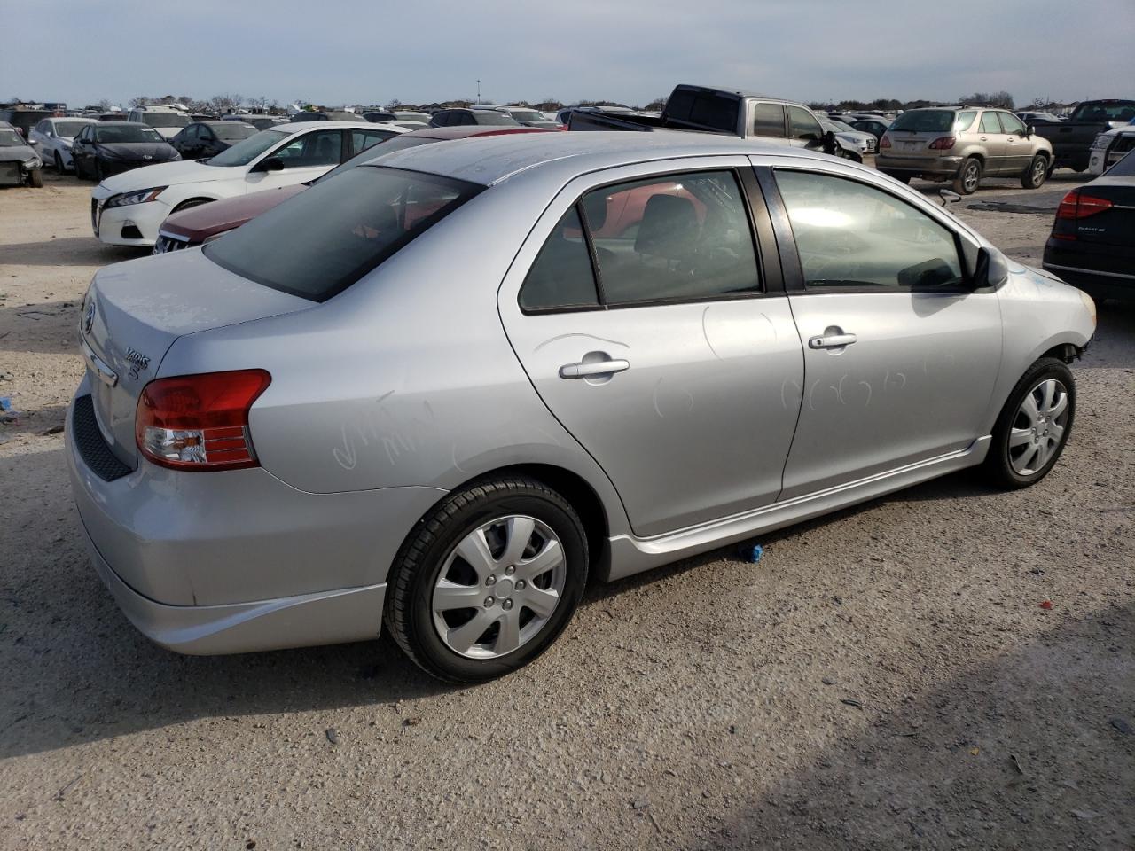 JTDBT923971028752 2007 Toyota Yaris