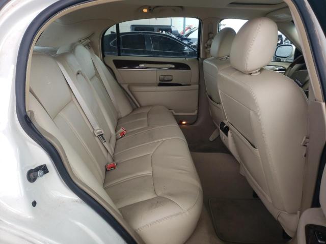 1LNHM82V67Y604044 Lincoln TOWNCAR