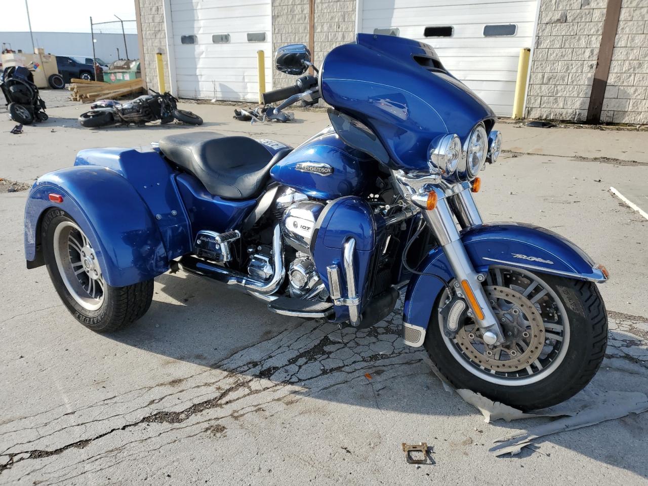 1HD1MAD18HB858557 HARLEY-DAVIDSON FLHTCUTG T 2017