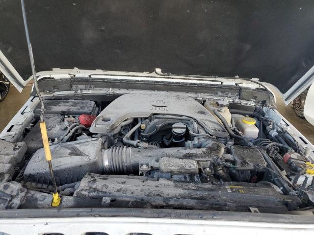 1C4HJXEG1JW185415 Jeep Wrangler Unlimited Sahara