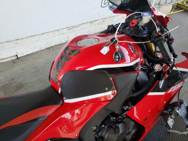 2018 HONDA CBR600 RR - JH2PC40J7JK400690