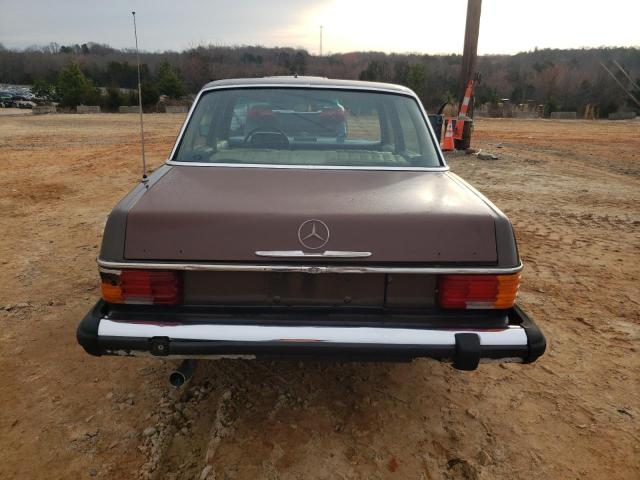 1975 MERCEDES-BENZ 115 D VIN: 11511710100677