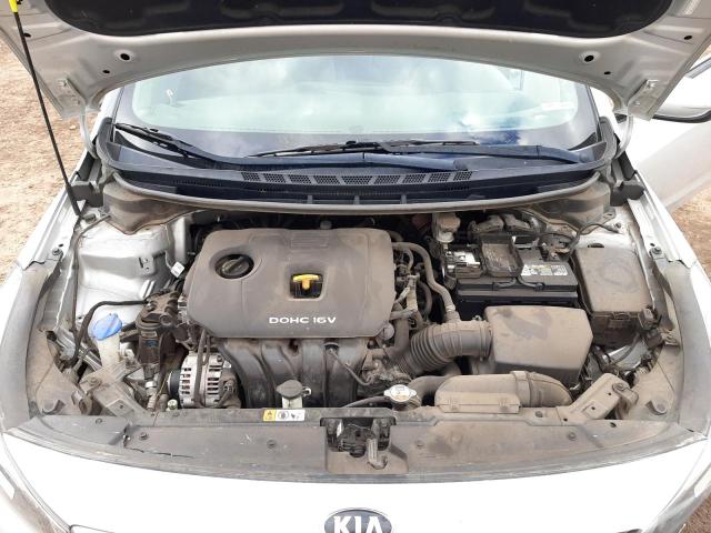 3KPFK4A7XHE018774 KIA FORTE LX