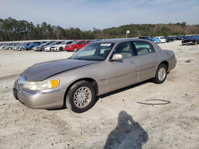 1999 Lincoln Town Car Signature