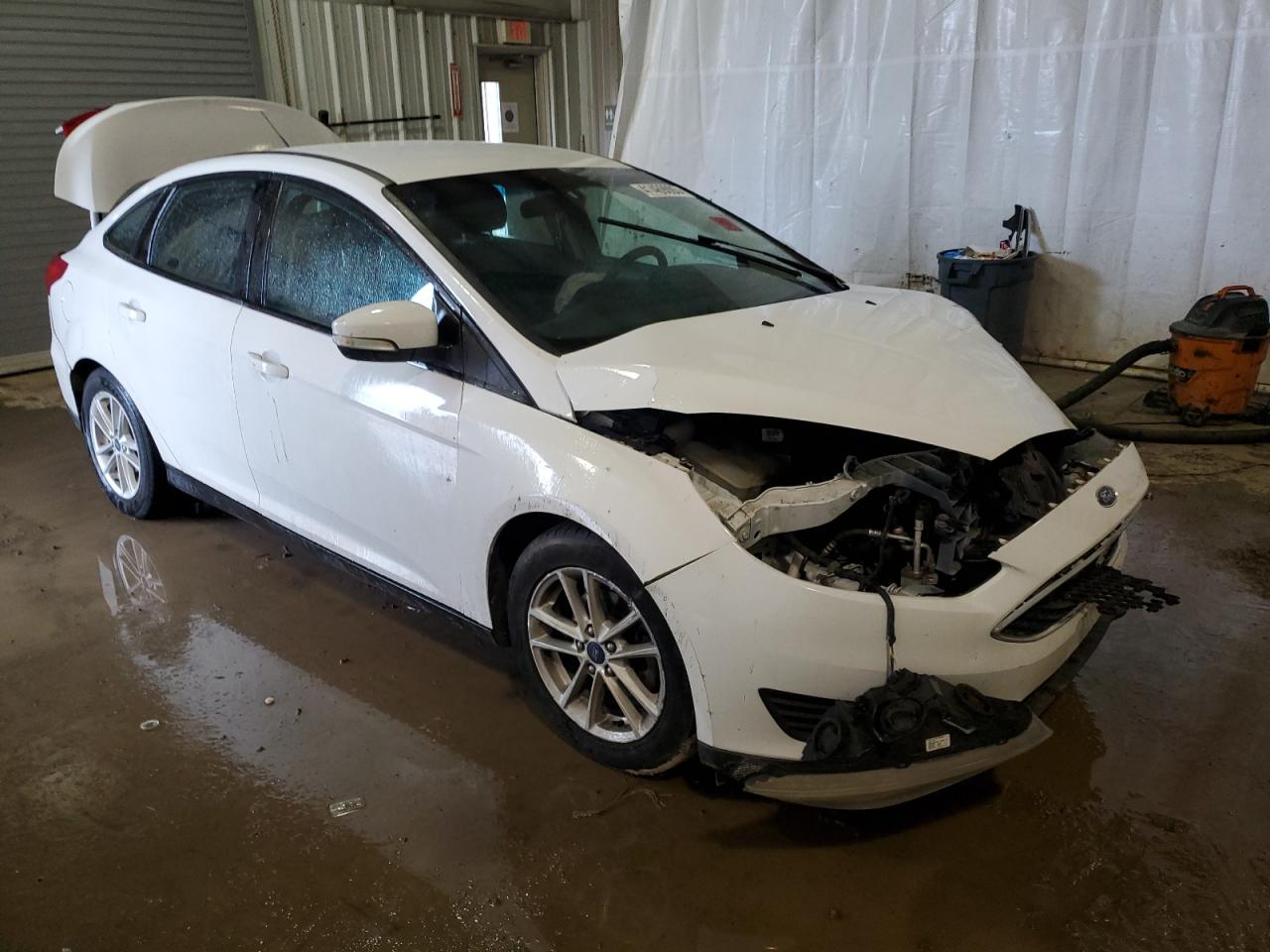 2017 Ford Focus Se vin: 1FADP3F2XHL259652