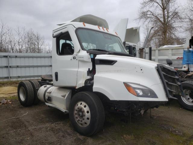 Salvage trucks for sale at Woodburn, OR auction: 2020 Freightliner Cascadia 116
