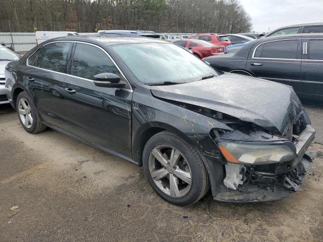 2015 VOLKSWAGEN PASSAT S - 1VWAS7A3XFC105990