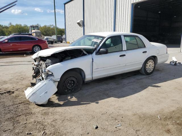 2004 Ford Crown Victoria 