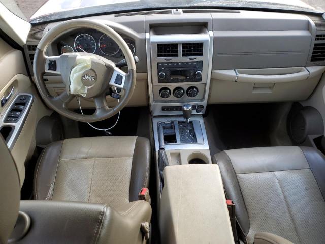 1J8GN58K78W115201 Jeep Liberty