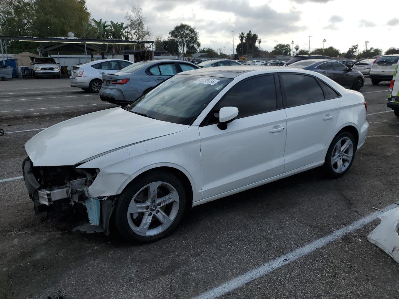 WAUAUGFFXJ1013389 AUDI A3 2018