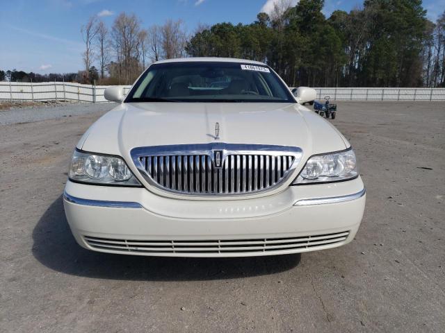 1LNHM81WX5Y661824 Lincoln TOWNCAR