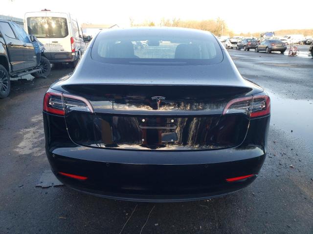 5YJ3E1EA4JF098961 Tesla MODEL 3