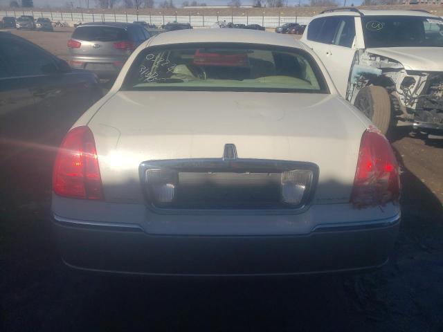 1LNHM82V36Y616179 Lincoln TOWNCAR