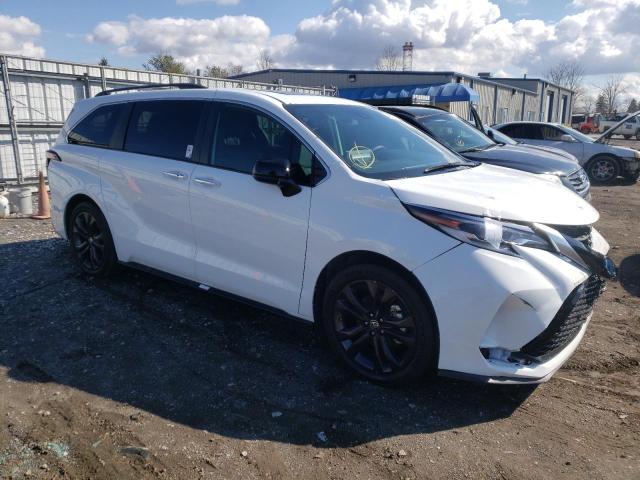 2022 TOYOTA SIENNA XSE - 5TDXRKECXNS080768