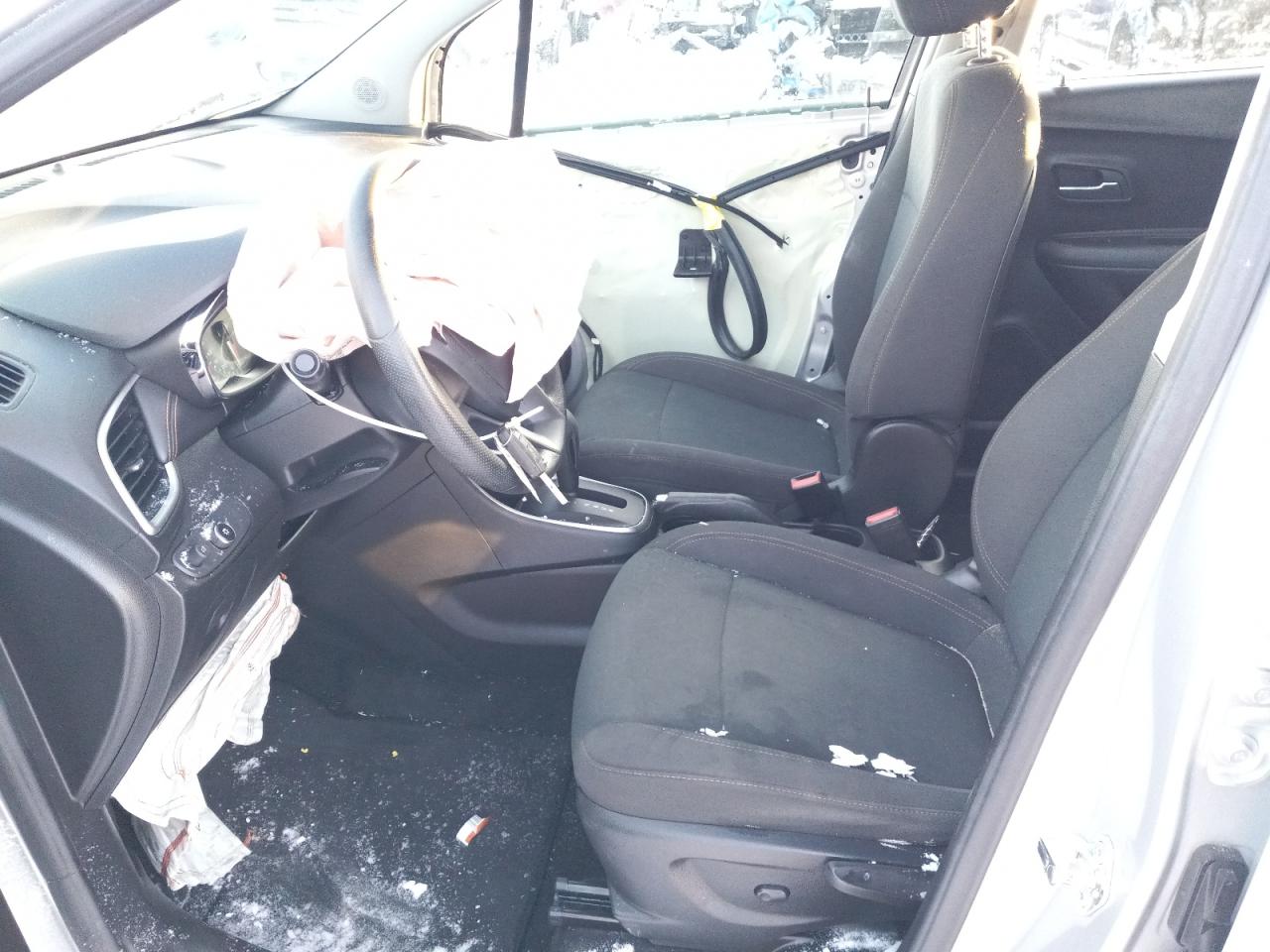 KL7CJKSB9JB607263 CHEVROLET TRAX 2018