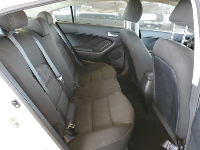 3KPFK4A76JE213213 KIA FORTE LX