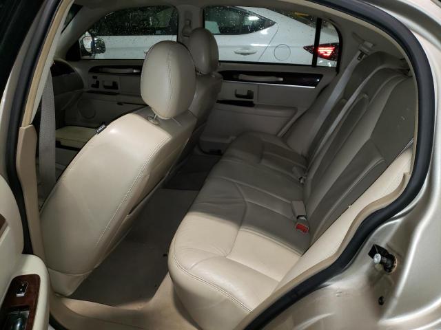 1LNHM82V67Y635777 Lincoln Town Car Signature Limited
