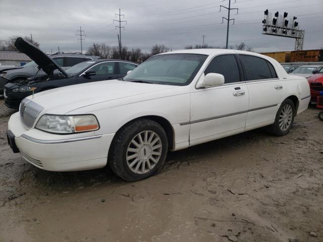 2004 Lincoln Town Car Executive