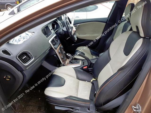 YV1MZ845BF2078129 Volvo V40 Cross