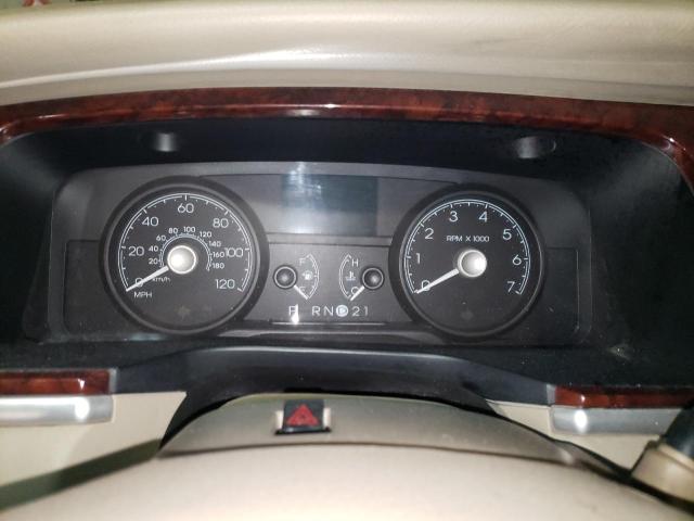 1LNHM82V67Y635777 Lincoln Town Car Signature Limited
