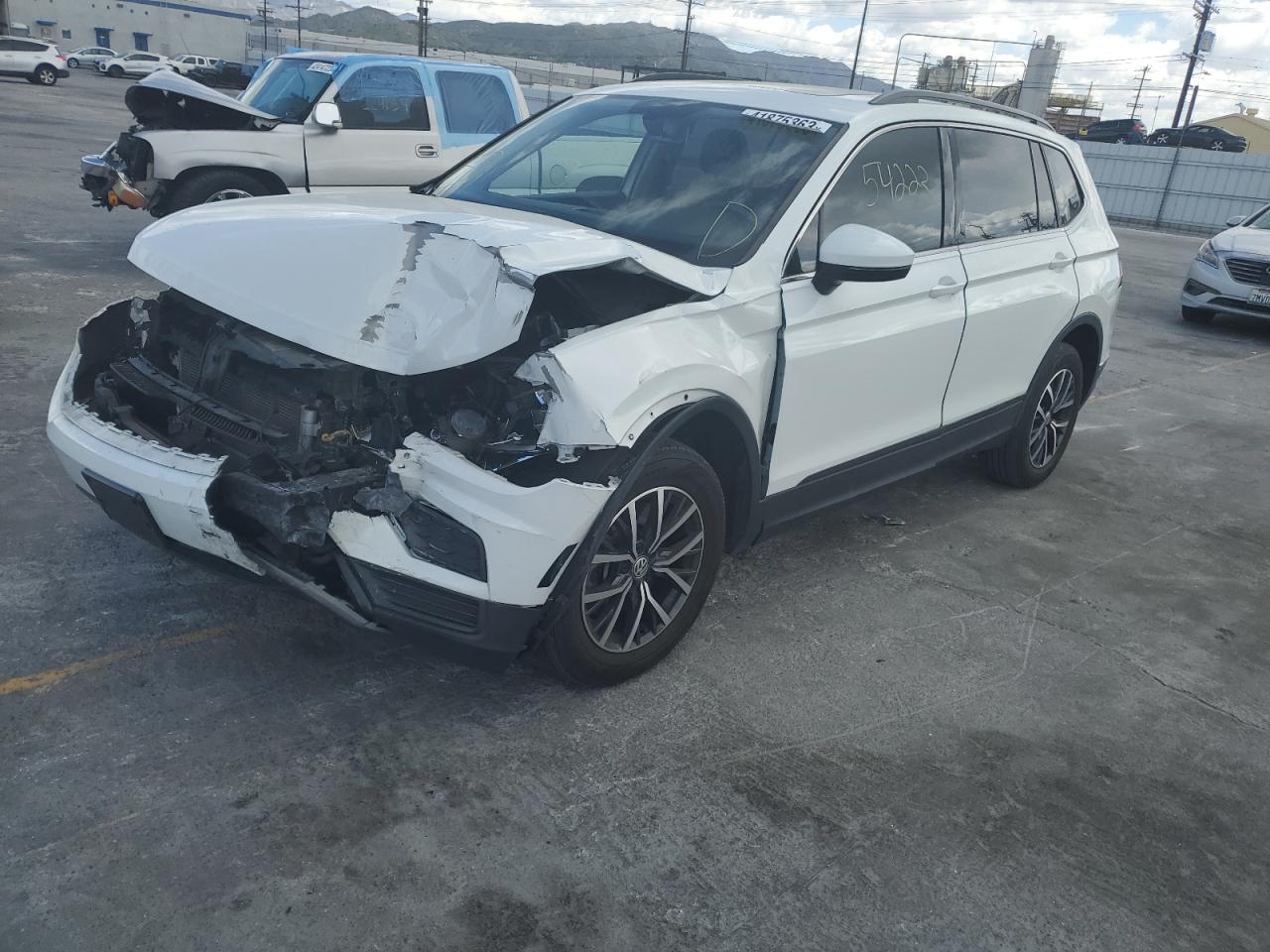 3VV3B7AX8LM091730 VOLKSWAGEN 2 DR 2020