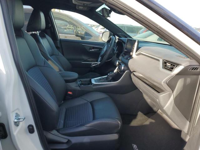 2019 TOYOTA RAV4 XSE JTMEWRFV9KJ023950