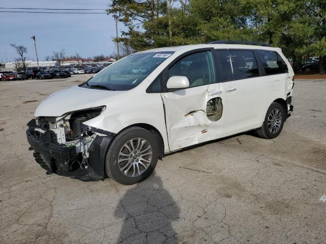 2020 Toyota Sienna XLE