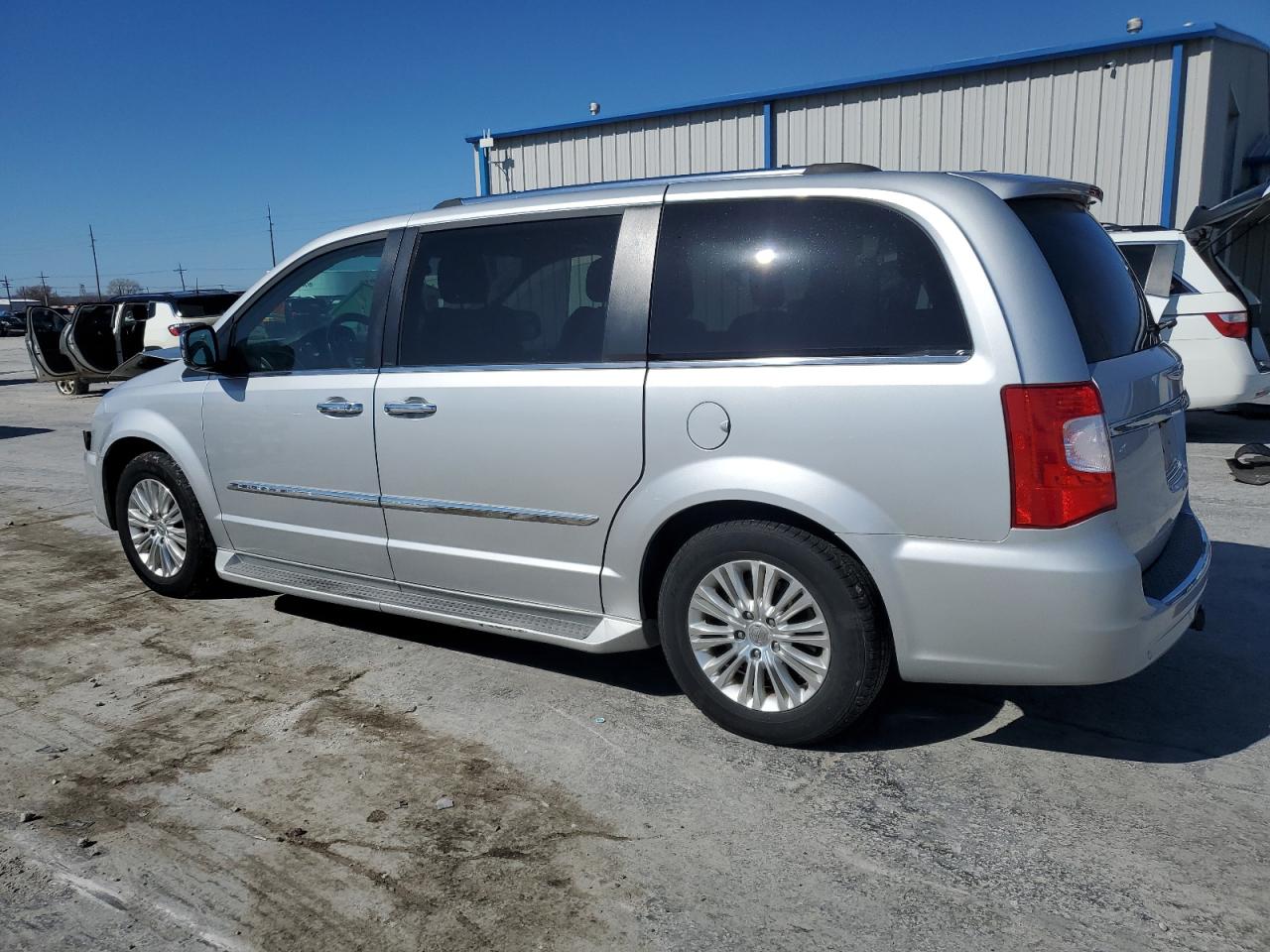 2C4RC1GG2CR107486 2012 Chrysler Town & Country Limited