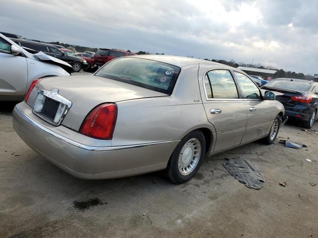 1LNHM81W81Y724476 Lincoln TOWNCAR