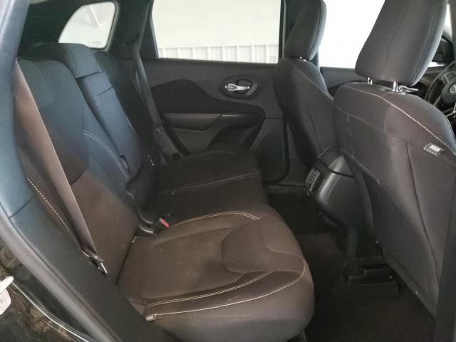1C4PJLCB8GW377080 Jeep Cherokee Latitude